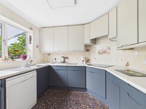 Kitchen- click for photo gallery
